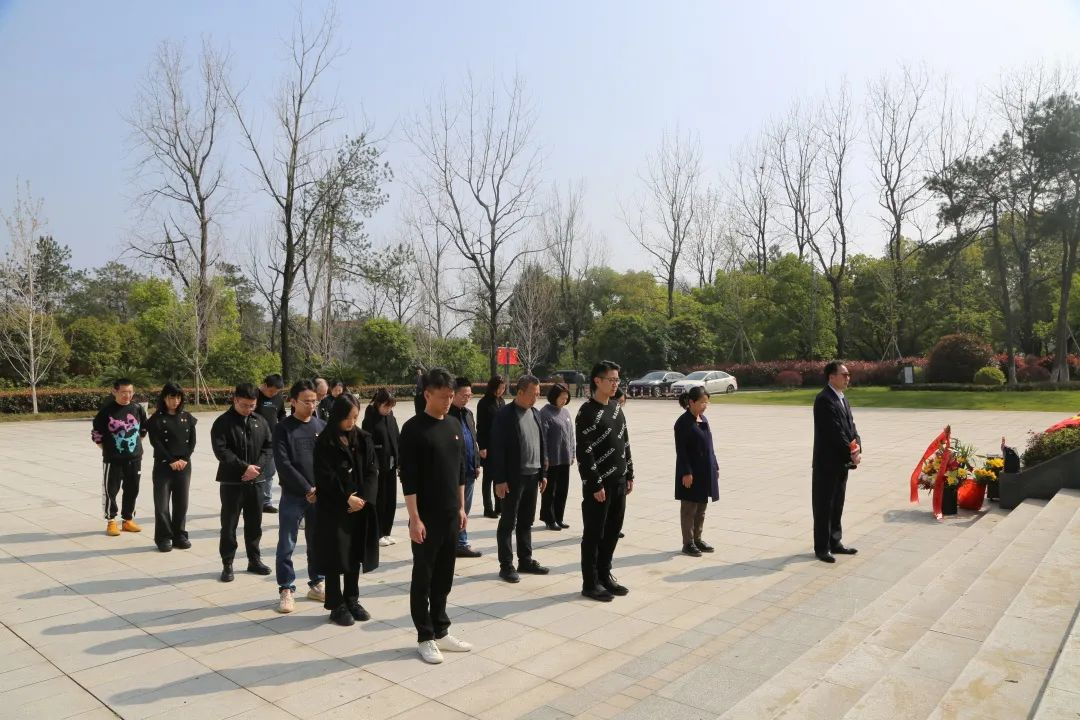 弘揚傳統(tǒng)精神，緬懷革命先烈 | 集團黨總支開展清明祭掃革命先烈活動